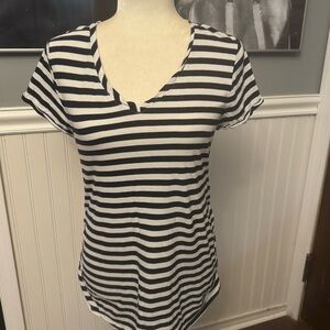 Ingrid & Isabel Maternity Black White Striped Top Size Medium